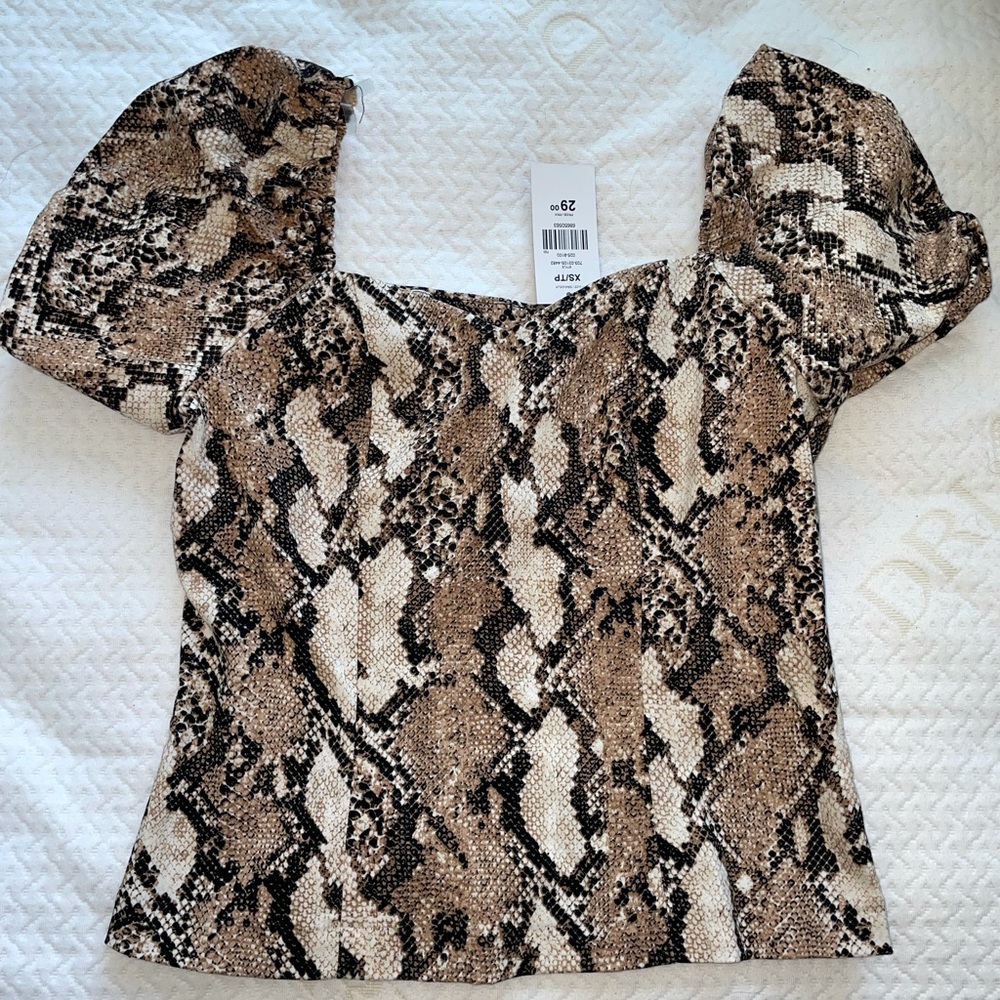 Suzy Shier top
